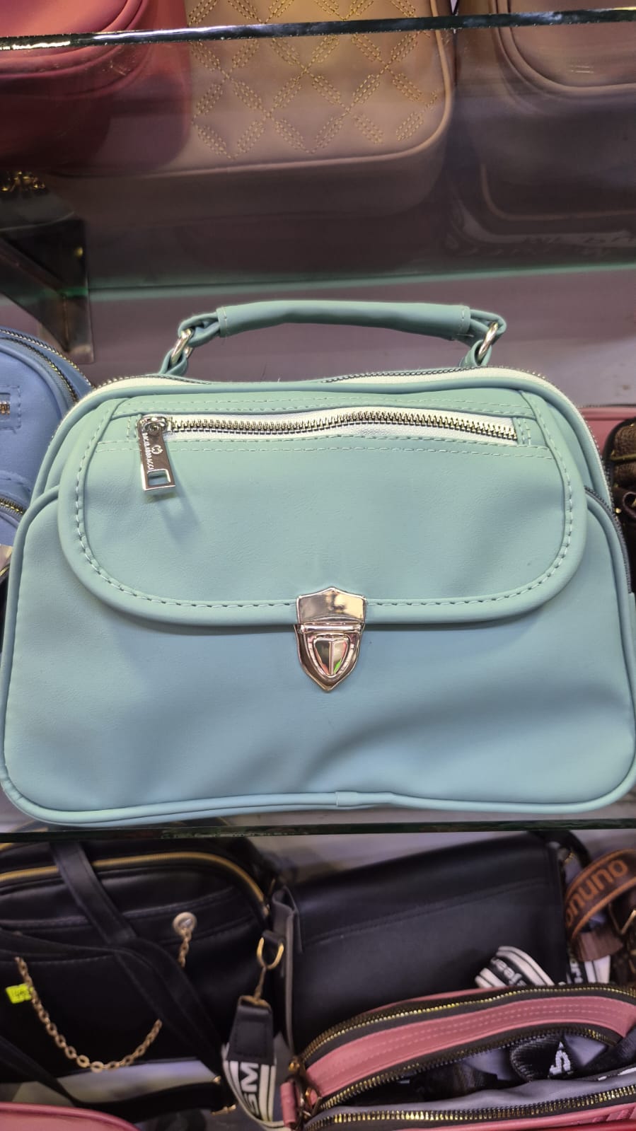 Vintage Clasp Handbag – Mint Green